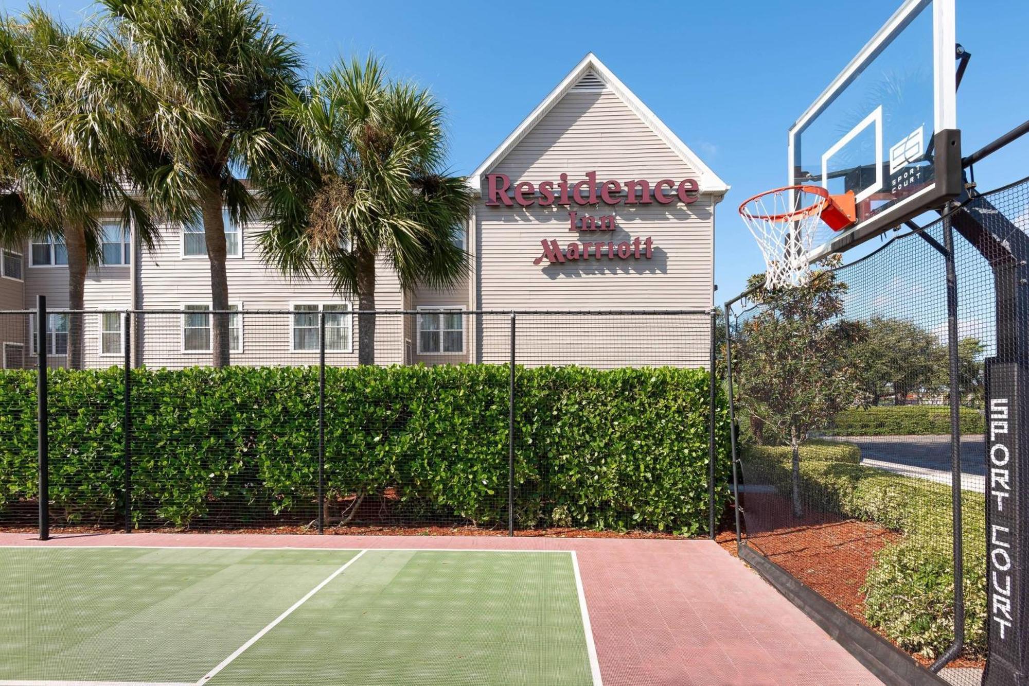 Residence Inn By Marriott Fort Myers Exterior photo
